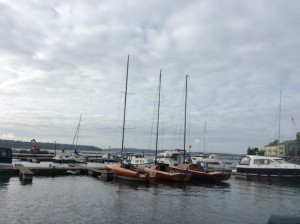 LA 28, LA 850 und 30er Jollenkreuzer im Stadthafen Waren